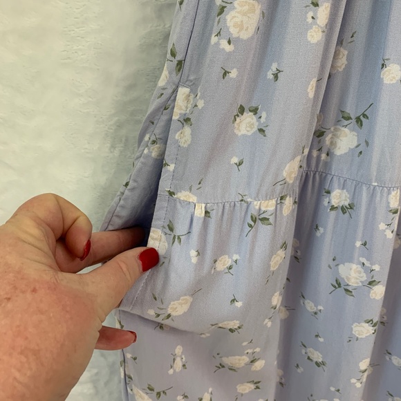 Hollister Floral Smocked Tiered Tie Back Midi Dress Sz S - Picture 9 of 14